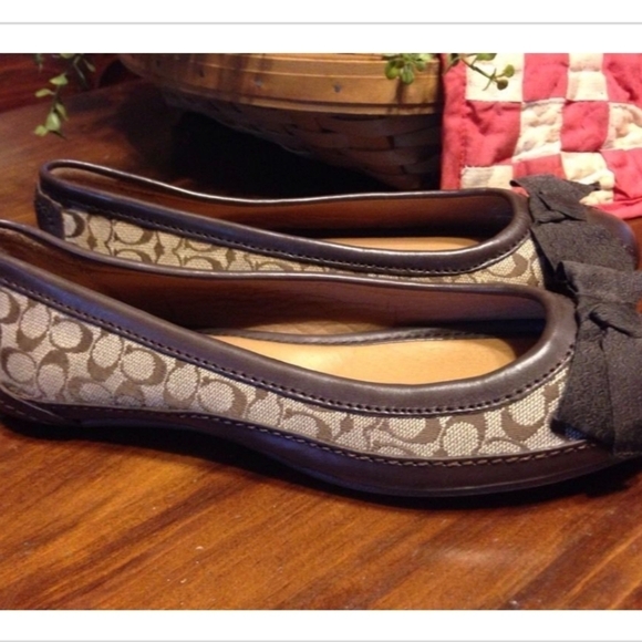 AUTHENTIC VINTAGE COACH SOPHIA CANVAS &  BROWN LEATHER SIG C FLAT SHOES Size 9.5 - Picture 3 of 13